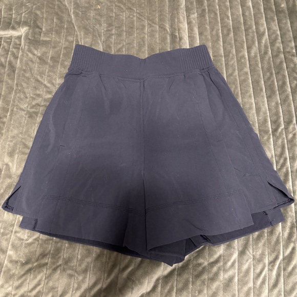 lululemon athletica Pants - Lululemon Stretch Woven Relaxed-Fit High-Rise Short 4"